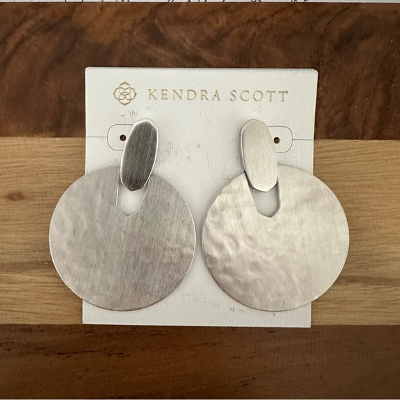 Kendra Scott Jewelry - Kendra Scott Didi Hammered rhodim Earrings NWT